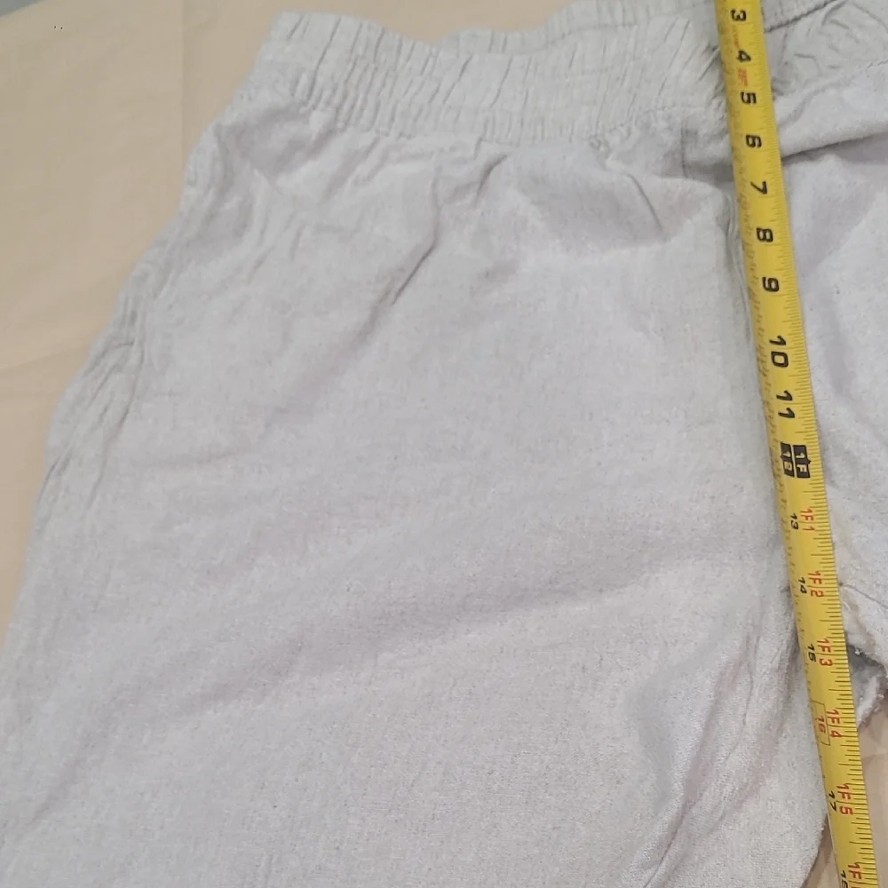 Old Navy Women's Tan Cropped Pants - Picture 7 of 11